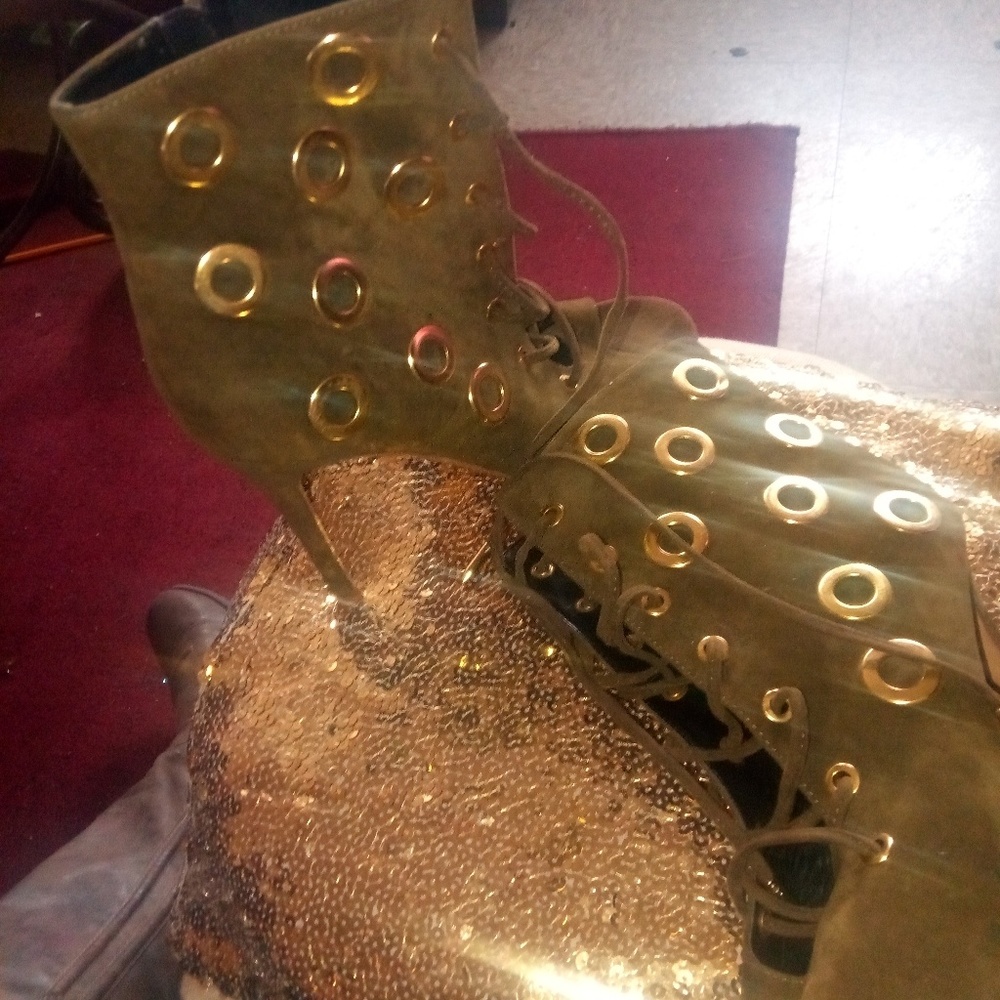 heels - Picture 4 of 5